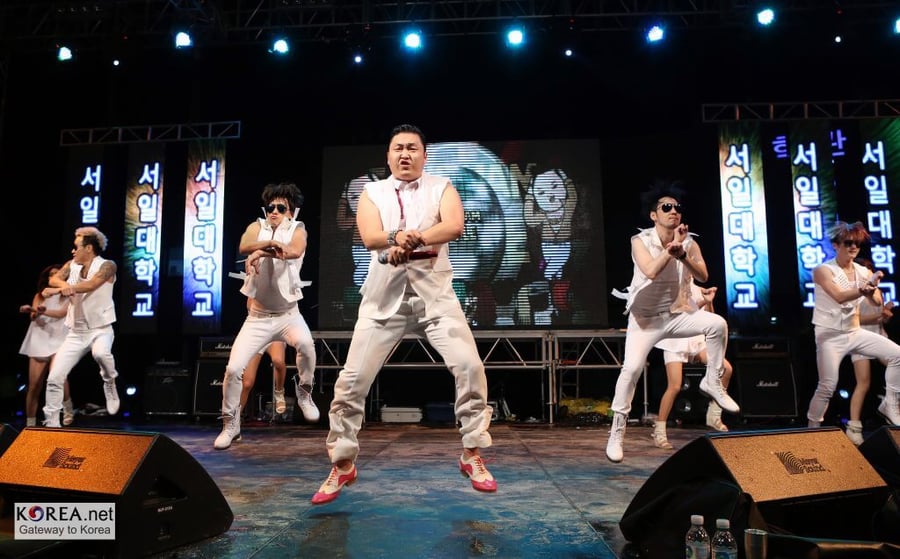 PSY ‘Gangnam Style’ at Seoil College, Seoul